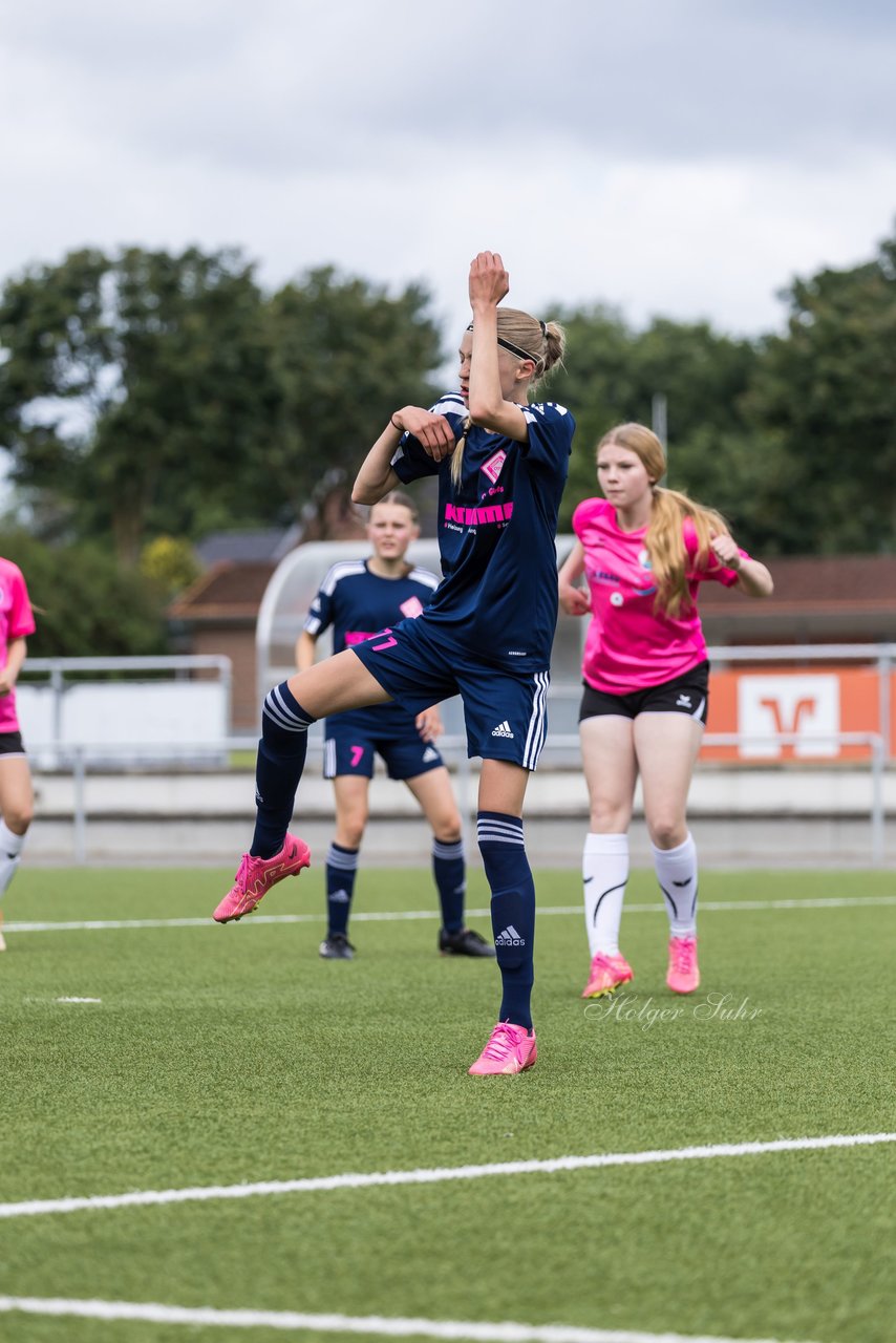 Bild 138 - wCJ Osterroenfelder TSV - VfL Pinneberg : Ergebnis: 0:15